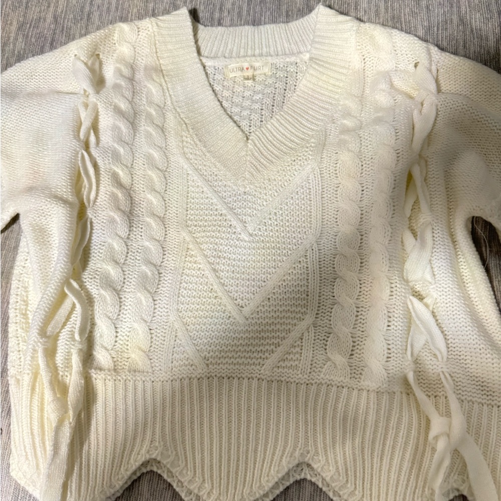 Ultra ❤️ Flirt junior’s knit sweater size S